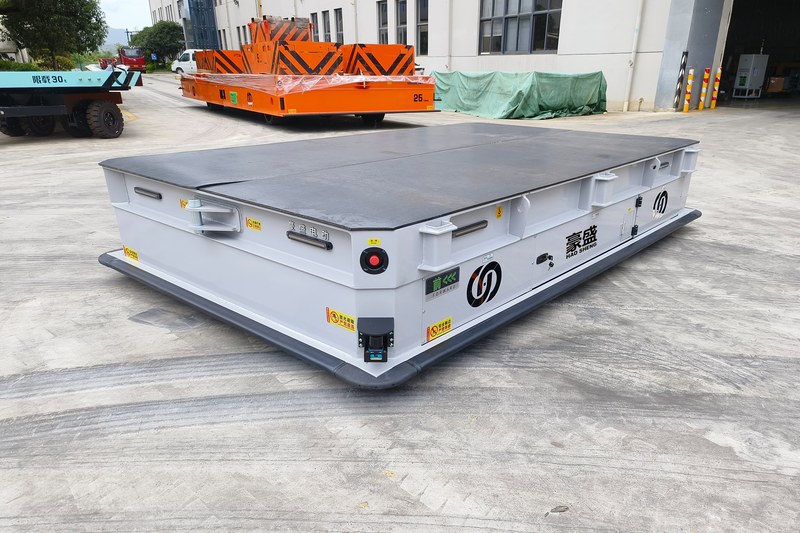 AGV на 20 тонн с периметральными сигнальными огнями и кнопками аварийной остановки